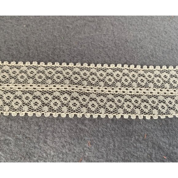 Vintage Lady Lace Ribbon Eggshell 1/2 inch wide 1 Yards W.F.R. Made In USA - Picture 1 of 7